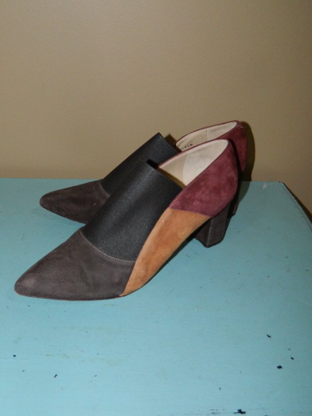 Amalfi by Rangoni Colorblock Suede Pump Heel Size 9.5
